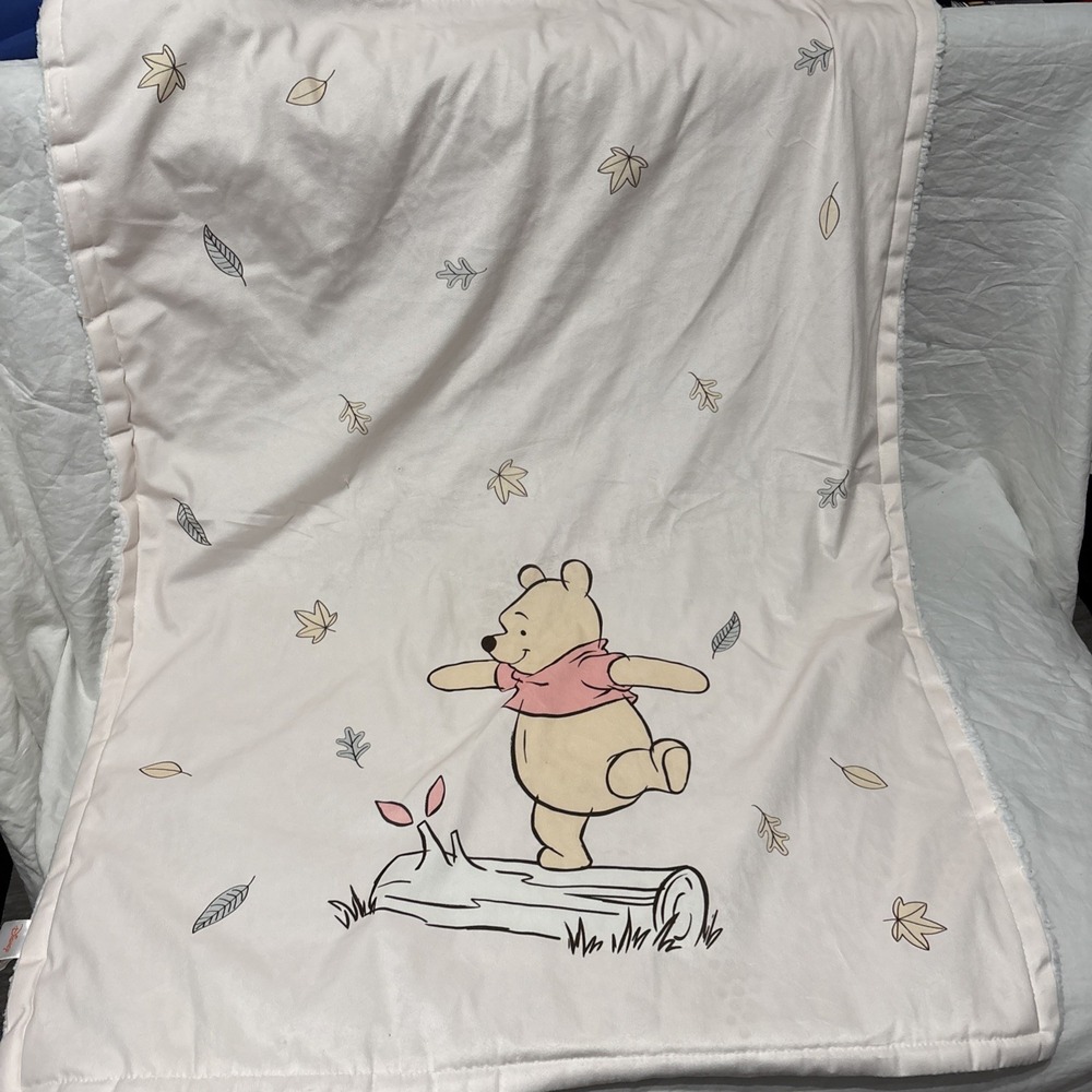 Disney Winnie the Pooh 40" x 30" Baby Crib Blanket Fall Leaves  Infant